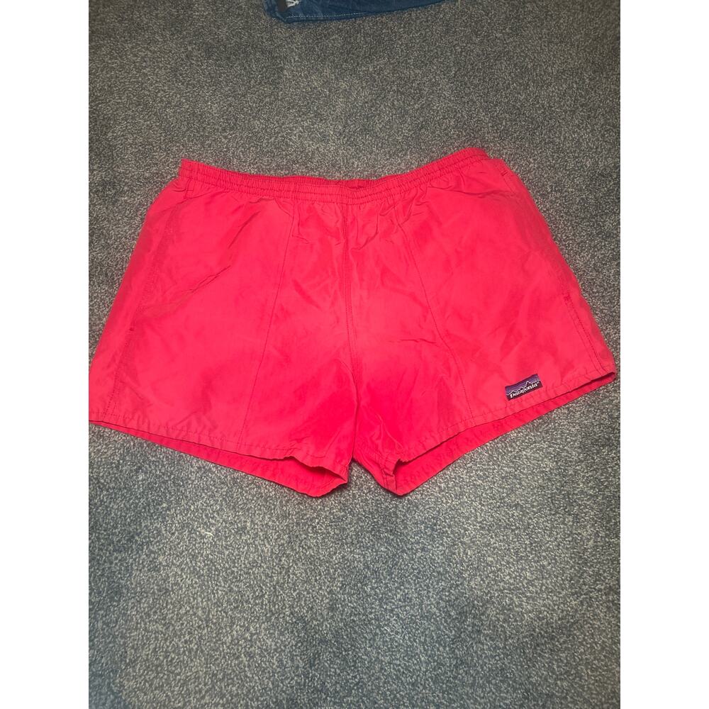 Vintage men’s Patagonia shorts red size m